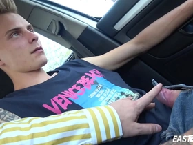 Handjon in the car