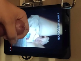 Кончил на сексуальную попку Милы Аналки